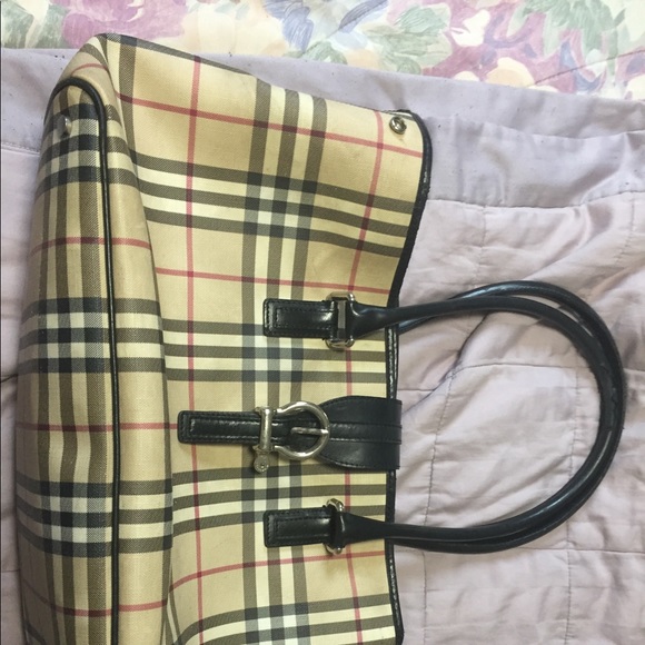 Burberry tote - Picture 5 of 16
